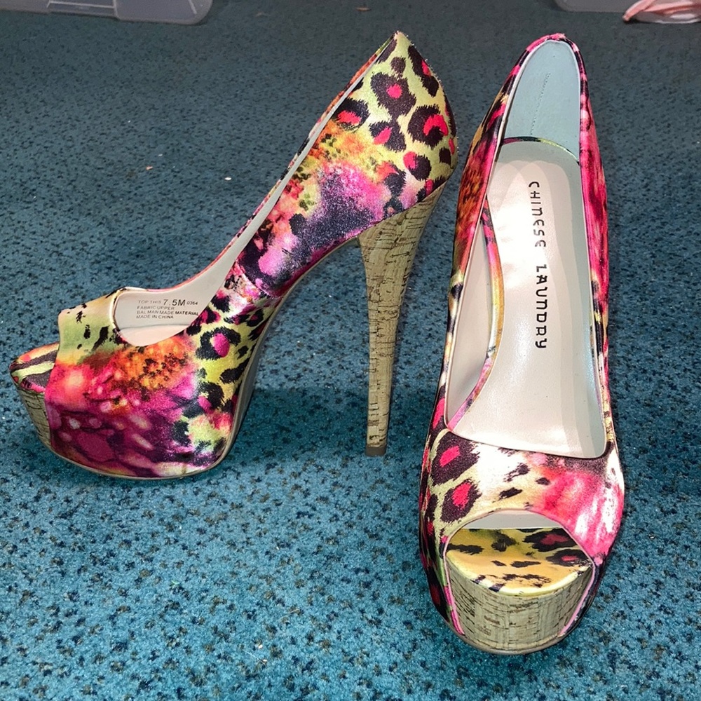 Womens Chinese Laundry Animal Print Peep Toe Pumps